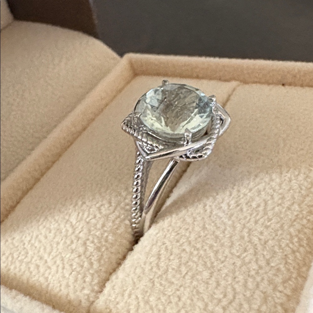Sterling Silver Ring with Round Green Amethyst (size 7) - Picture 4 of 7